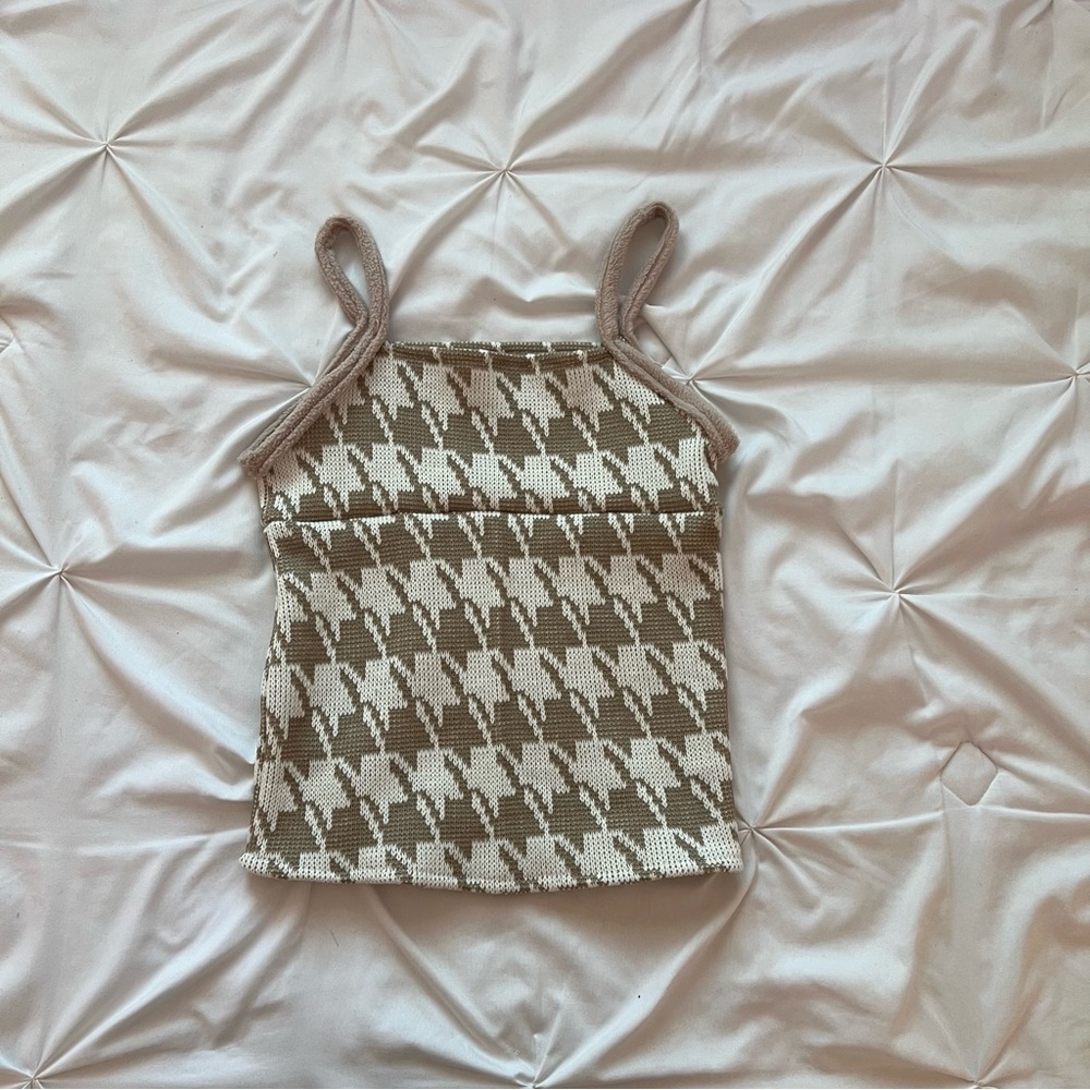 Cream and beige knit houndstooth vintage contrast tank top